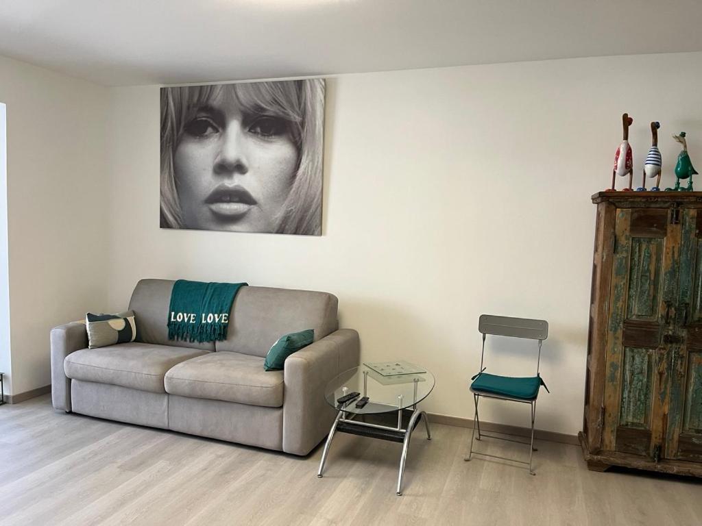 T2! 3 Ou 4 Personnes Centre Ville Neuf Avec Garage Санари-сюр-Мер Екстериор снимка