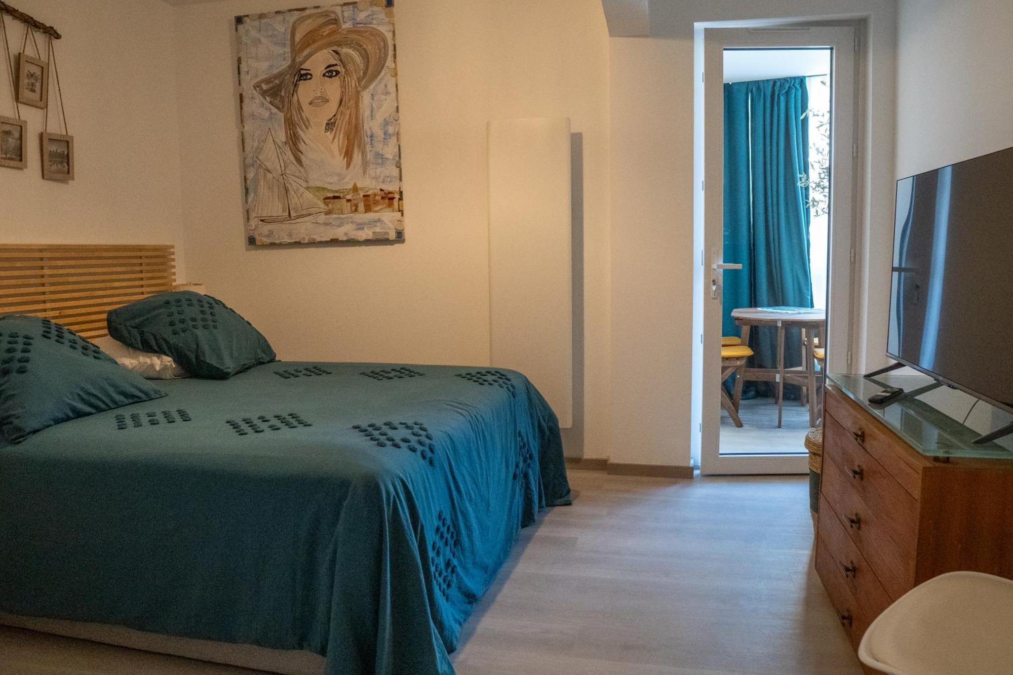 T2! 3 Ou 4 Personnes Centre Ville Neuf Avec Garage Санари-сюр-Мер Екстериор снимка