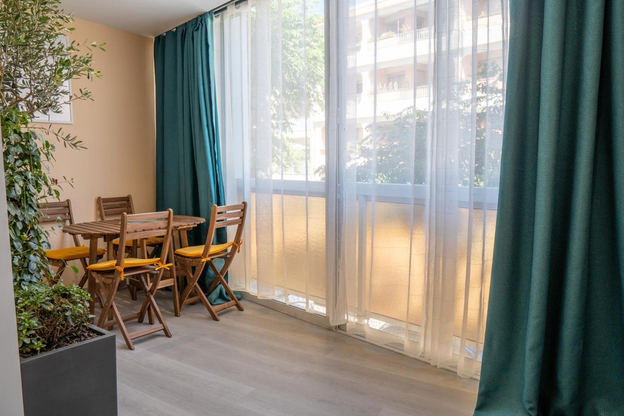 T2! 3 Ou 4 Personnes Centre Ville Neuf Avec Garage Санари-сюр-Мер Екстериор снимка